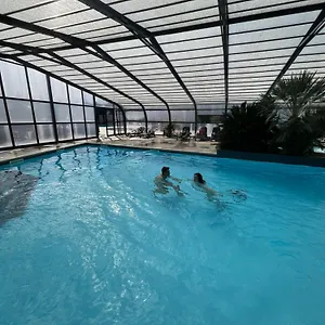 Mobil Confort Xl,camping La Pommeraie, Piscine Et Ocean, Concarneau Et Pont Aven Camping